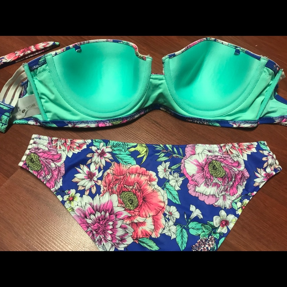 Bikini Set - Picture 4 of 7
